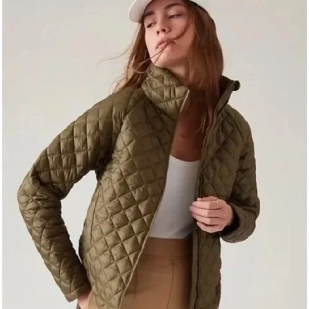 Athleta Whisper Featherless Puffer Jacket Small Petite